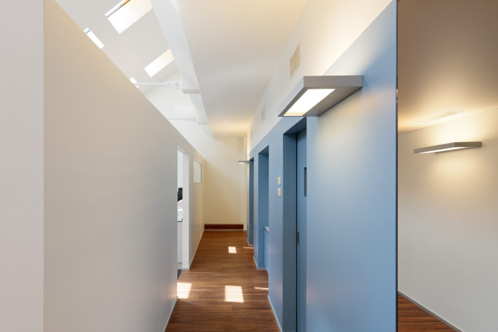 Malerarbeiten: Wand malen weiss